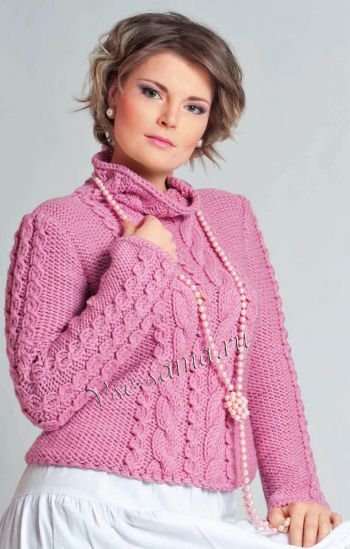 Розовый свитер спицами, фото