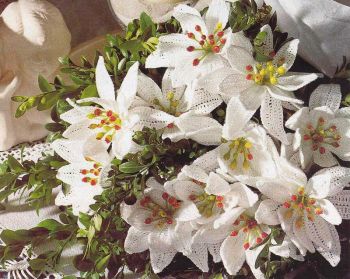 Белые лилии - Вязаные цветы
