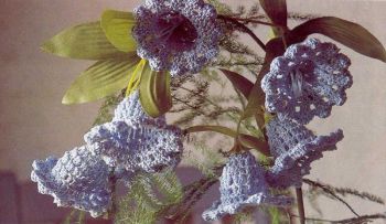 Стилизованные колокольчики - вязаные цветы