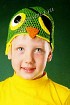 Шапочка крючком «Попугай-разбойник»