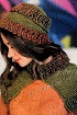 Оливковый комплект: шапка и оплечье