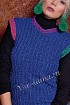 Синяя безрукавка спицами