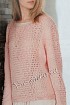Персиковый пуловер с сетчатым узором