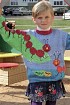Пуловер с рисунком «Гусеницы»
