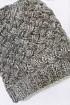 Серая шапка с плетеным узором