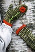 Варежки с цветком