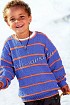 Синий пуловер с полосками