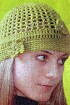 Шапка зеленая сеткой крючком