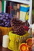 Разноцветные вязаные крючком коробочки
