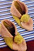 Тапочки с помпонами