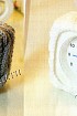 Серое и белое украшение для будильника