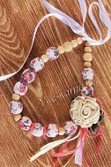 Бусы из ткани с пышной розой