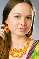 Оранжевое колье и серьги - вязаное украшение