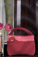 Красная сумка с цветком