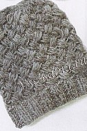 Серая шапка с плетеным узором