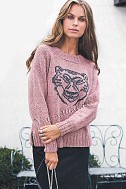 Пуловер с вышивкой 