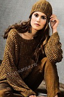 Пуловер цвета охры и шапка