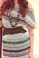 Платье спицами с цветными полосками