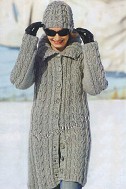 Удлиненный серый жакет и шапка