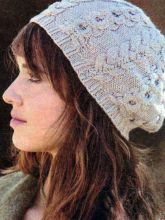 Берет с узором из кос, фото