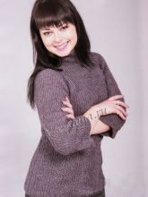 Пуловер серого цвета, фото модели