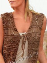 Коричневый жилет спицами, фото