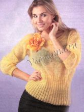 Желтый пуловер из мохера