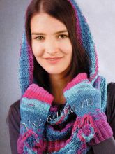 Пестрый шарф-труба и варежки с помпонами