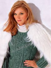 Пуловер с центральной и ажурными косами