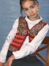 Пестрый жилет на девочку