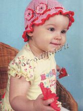 Розовая панамка с красной обвязкой