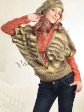 Безрукавка с V-образным вырезом и объемный берет