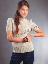 Бежевый пуловер с прямоугольным рисунком