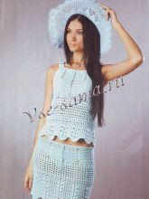 Голубой топ и юбка