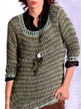 Женский пуловер с рельефным узором