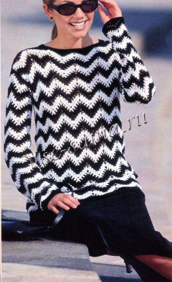 Пуловер с чёрно-белыми зигзагами