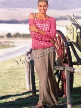 Ажурный пуловер малинового цвета