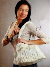 Белая сумка с рельефным узором