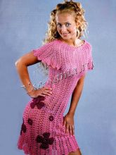 Розовое платье с цветами