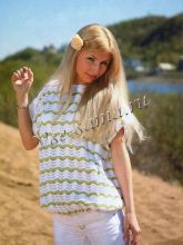 Бело-зеленый пуловер с волнистым узором