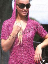 Малиновый пуловер с капюшоном