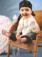 Белый жилет на малыша