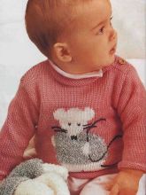 Розовый пуловер с мышкой