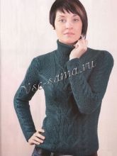 Темно-зеленый свитер с косами