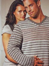 Пуловер с полосами из косичек