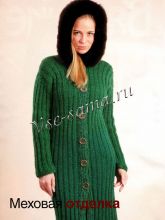 Зеленое пальто с капюшоном