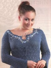 Темно-серый пуловер с вышивкой