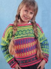 Разноцветный пуловер с орнаментами