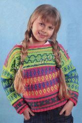 Разноцветный пуловер с орнаментами
