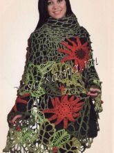 Ажурная шаль с цветочными элементами